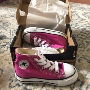 Infant Converse Hi Top sneakers size 6 pink. NIB